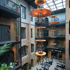 Qarvasla Hotel